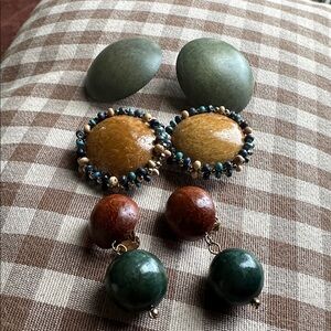 Vintage Bead 1980s Wood Statement Earrings in Green neutral and Honey (3)